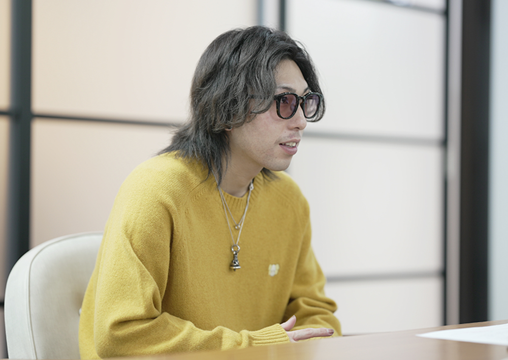 インタビューの様子