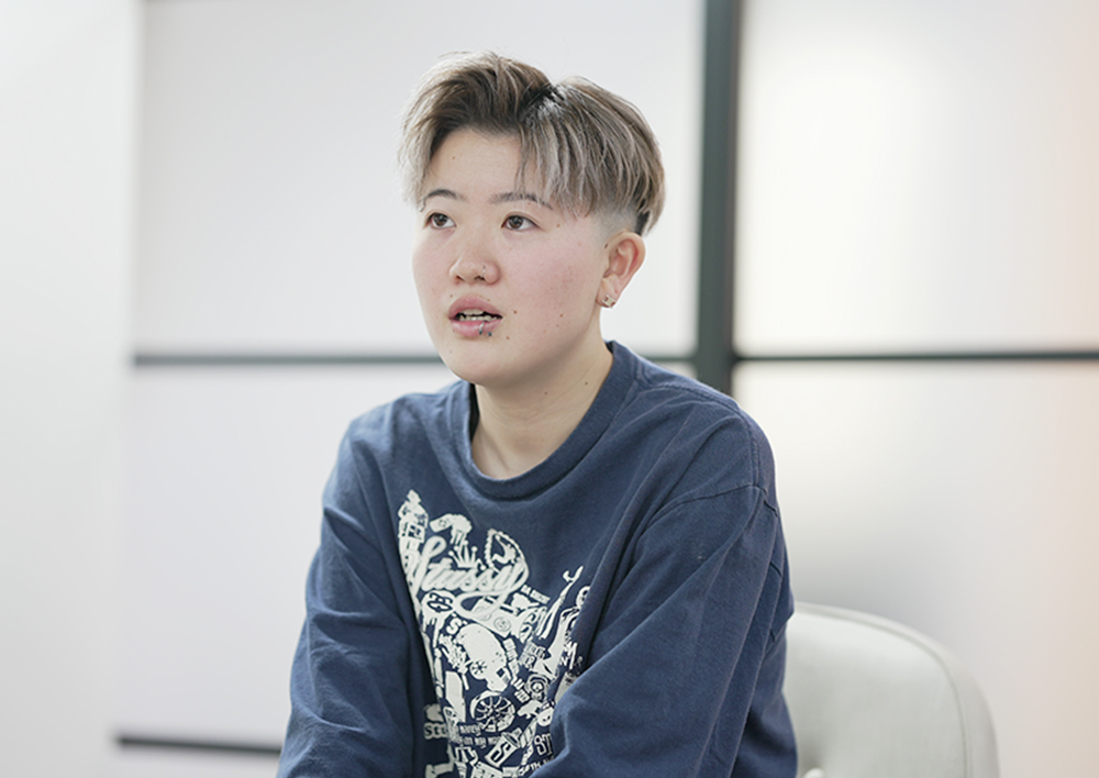 インタビューの様子